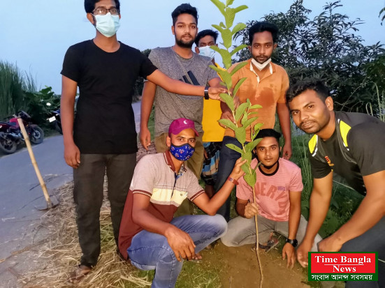 বাগমারায় এমপি ইঞ্জিঃ এনামুল হকের নির্দেশে ছাত্রলীগের বৃক্ষ রোপন