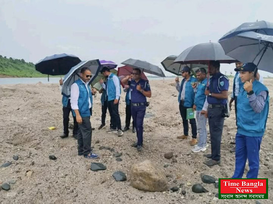 পাথর চুরি ঠেকাতে জাফলং-সাদা পাথর যৌথবাহিনীর টহল