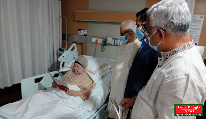 খালেদা জিয়াকে হাসপাতালে দাওয়াত পৌঁছে দিলেন ঐকমত্য কমিশনের সদস্যরা