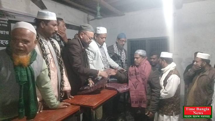 শাজাহানপুরে বিএনপির কর্মী সমাবেশে ধানের শীষের মাফলার উপহার দিলেন এনামুল হক শাহীন