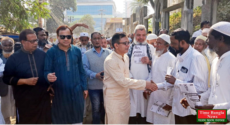 ভোটারদের দ্বারে দ্বারে ঘুরছেন মুক্তাদির