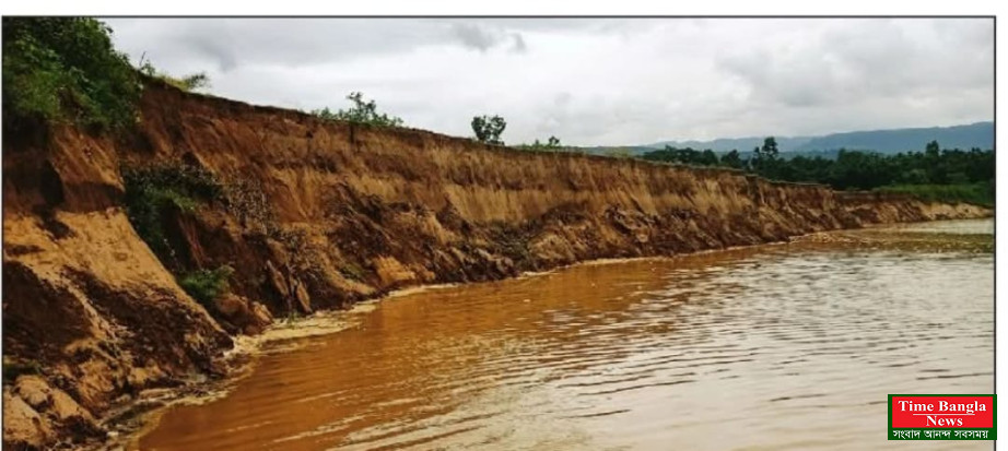 অবৈধভাবে বালু-পাথর খেকোদের থাবায় অপরূপ সৌন্দর্যের লীলাভূমি  জাফলং তার নিজস্ব রূপলাবণ্য হারাচ্ছে
