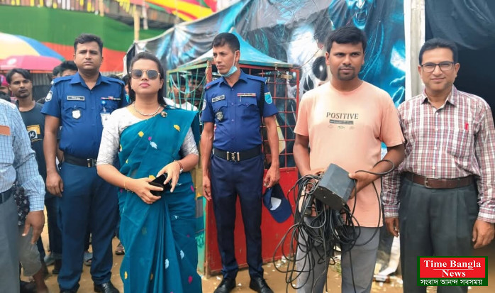 পরীক্ষার পরিবেশ রক্ষায় প্রশাসনের কঠোর অবস্থান। শব্দ দূষণের কারণে মাইক জব্দ।