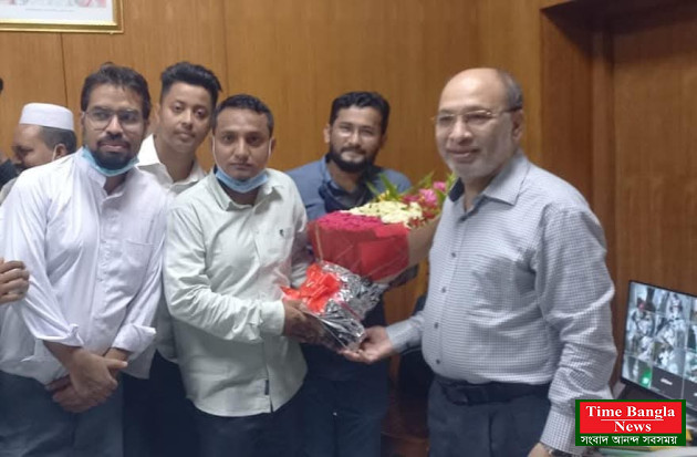 মোহাম্মদ পুর সাব রেজিস্টার অফিসের নকল নবিশ  আওলাদ হোসেন গংদের বিরুদ্ধে  ঘুষ বাণিজ্য....