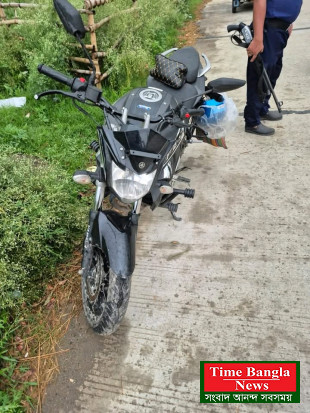 শাজাহানপুরে সড়ক দু'র্ঘ'ট'না'য় বাবা-মেয়ে নি/হ/ত, স্ত্রী হাসপাতালে