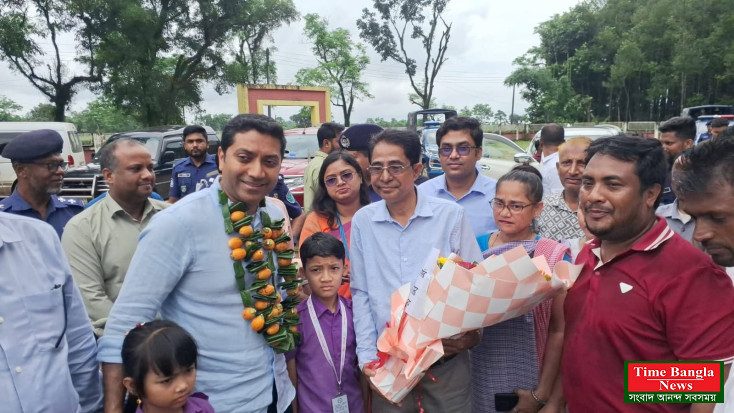 খাঁশিয়া শিক্ষার্থীদের ঐতিহ্যবাহী পান-সুপারির মালায় বরণ প্রতিমন্ত্রী ববি হাজ্জাজকে