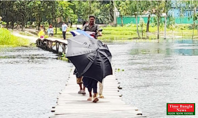স্বাধীনতার ৫৫ বছরেও ইছামতী নদীতে সেতু নেই