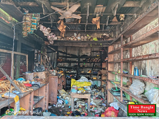 ‎মধ্যরাতে নাসিরনগর থানা রোডের একটি মার্কেটে ভয়াবহ অগ্নিকাণ্ড, ৪-৫টি দোকান পুড়ে ছাই,