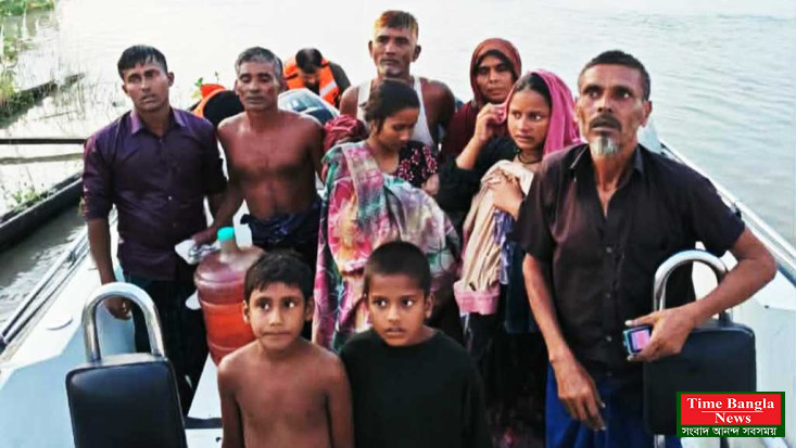 পদ্মায় নৌকাডুবি: উদ্ধার ১০ বাংলাদেশিকে ফেরত দিয়েছে বিএসএফ